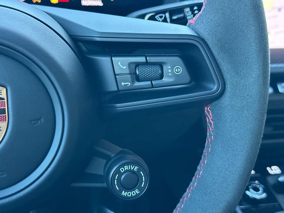 2025 Porsche 992 GT3 - Image 22 of 30