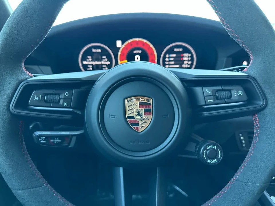 2025 Porsche 992 GT3 - Image 20 of 30