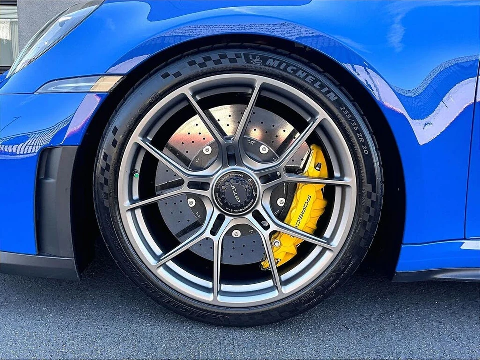 2025 Porsche 992 GT3 - Image 11 of 26