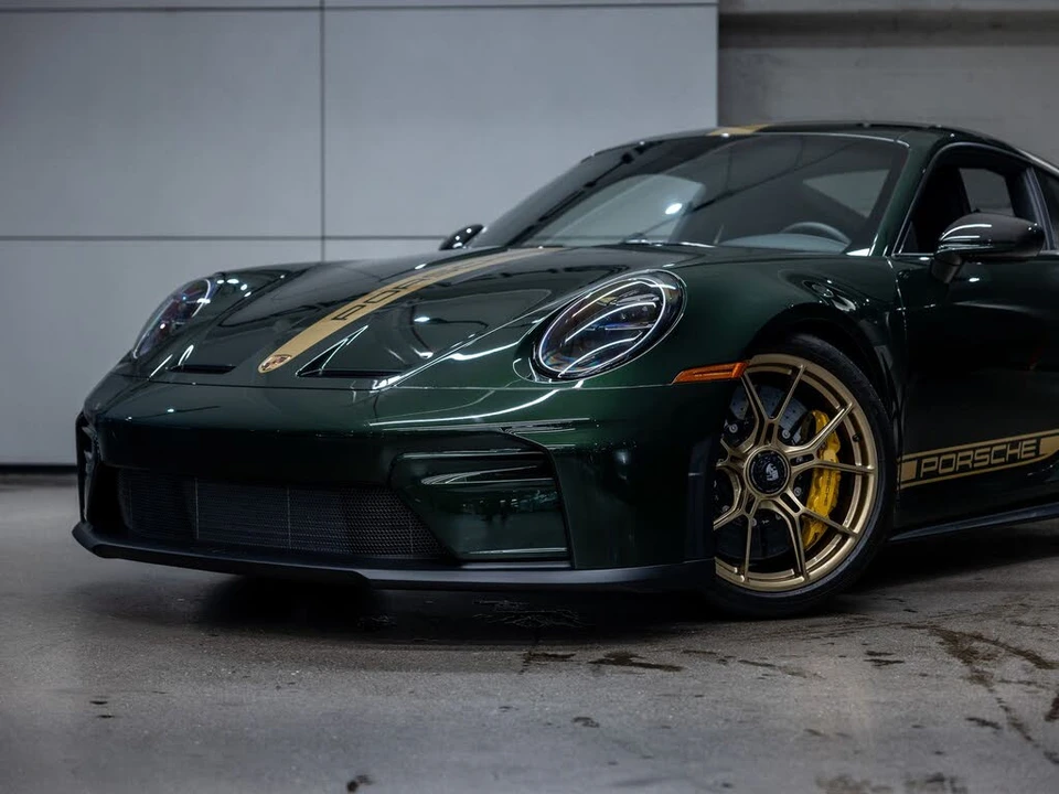2025 Porsche 992 GT3 - Image 25 of 31