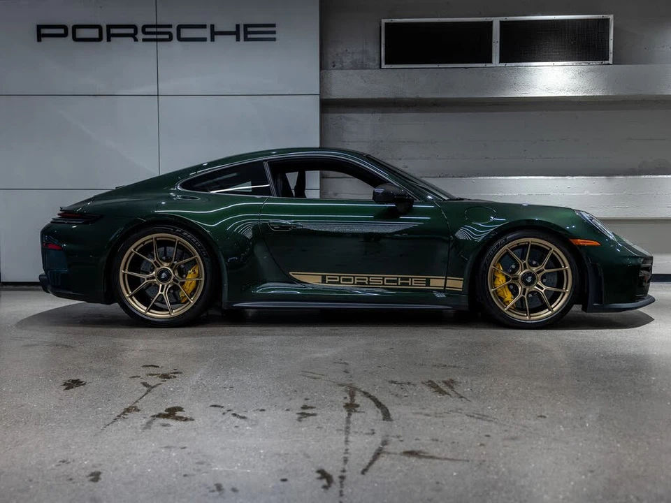2025 Porsche 992 GT3 - Image 9 of 31