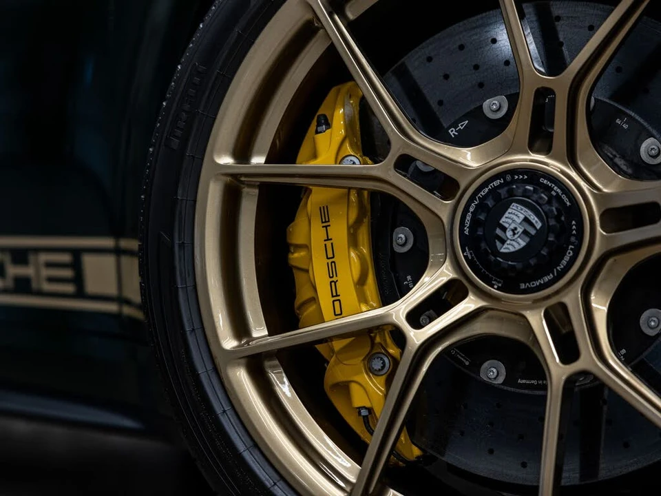 2025 Porsche 992 GT3 - Image 19 of 31