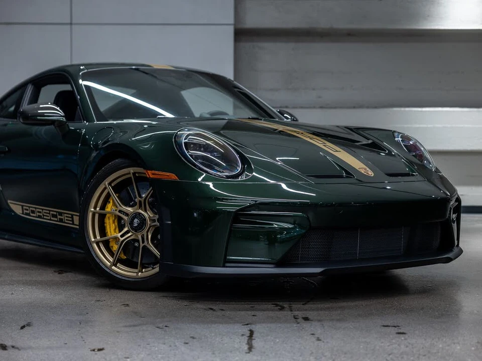 2025 Porsche 992 GT3 - Image 16 of 31