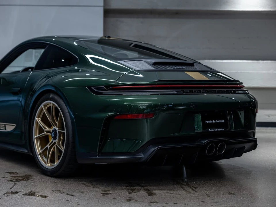 2025 Porsche 992 GT3 - Image 29 of 31