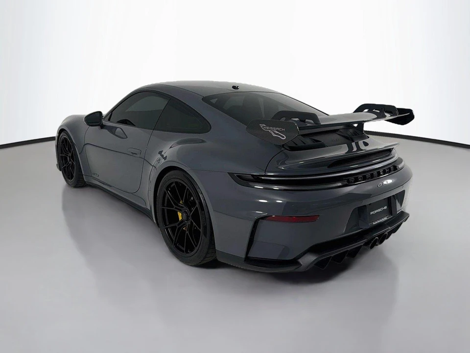 2025 Porsche 992 GT3 - Image 3 of 31