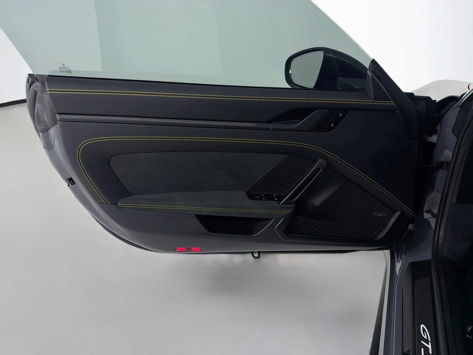 2025 Porsche 992 GT3 - Image 6 of 31