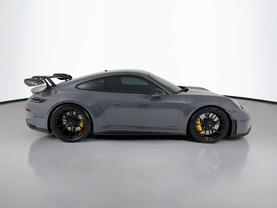 2025 Porsche 992 GT3 - Image 29 of 31