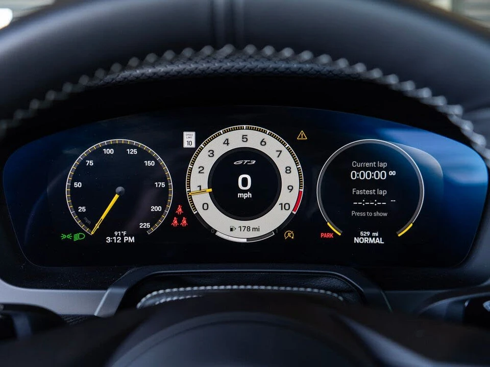 2025 Porsche 992 GT3 - Image 17 of 31