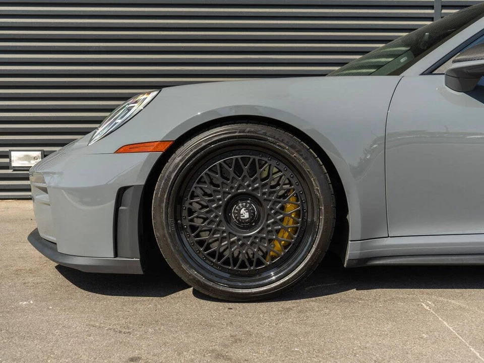 2025 Porsche 992 GT3 - Image 12 of 31