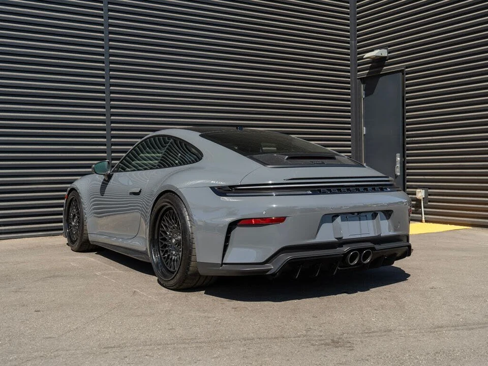 2025 Porsche 992 GT3 - Image 3 of 31