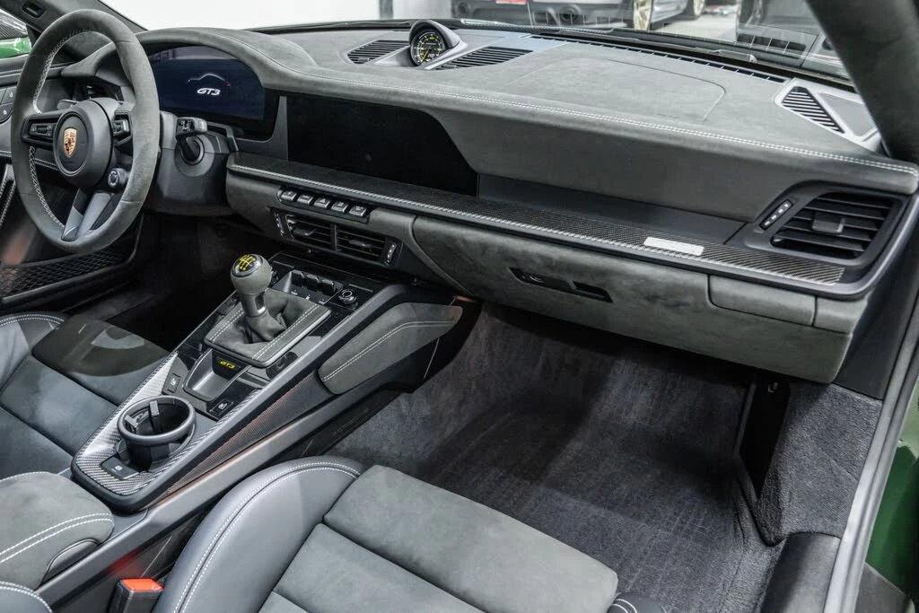 2025 Porsche 992 GT3 - Image 12 of 31