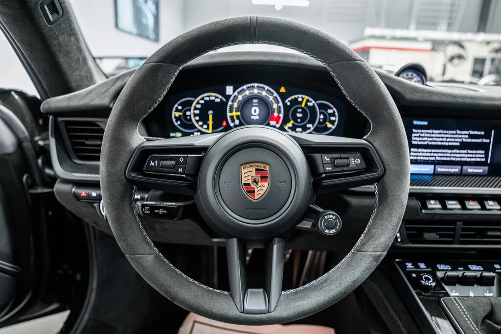 2025 Porsche 992 GT3 - Image 13 of 31