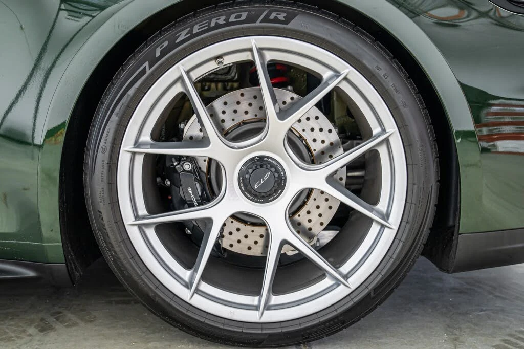 2025 Porsche 992 GT3 - Image 10 of 31