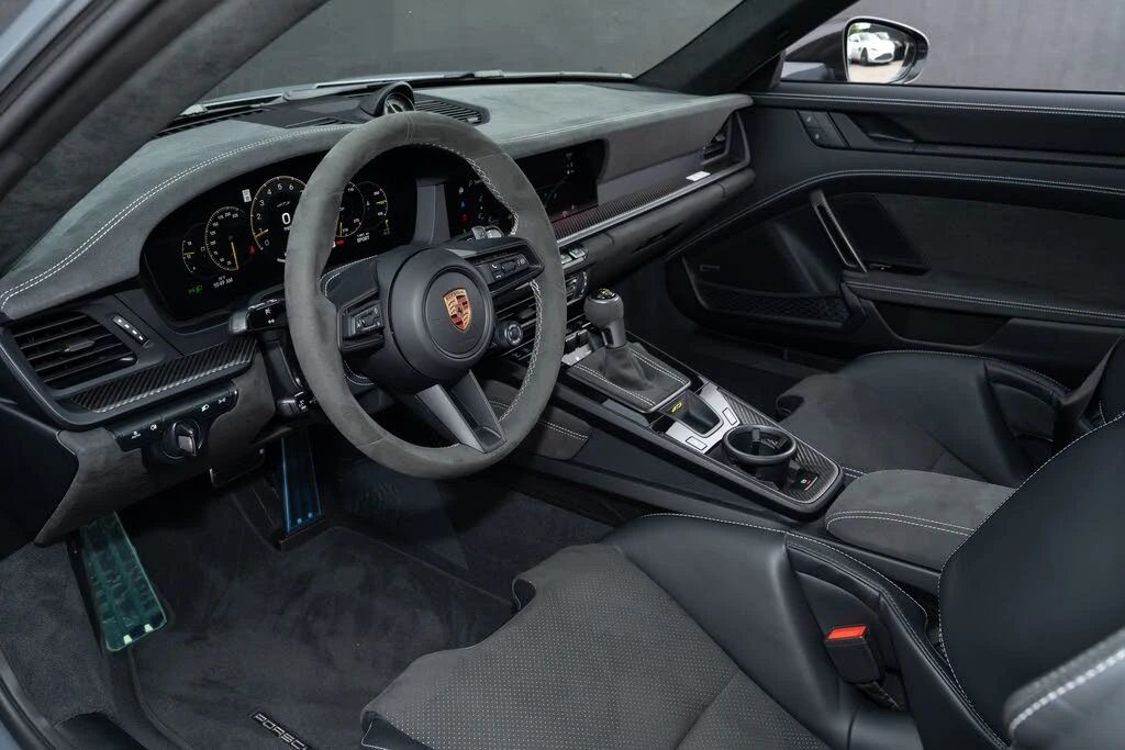 2025 Porsche 992 GT3 - Image 15 of 31