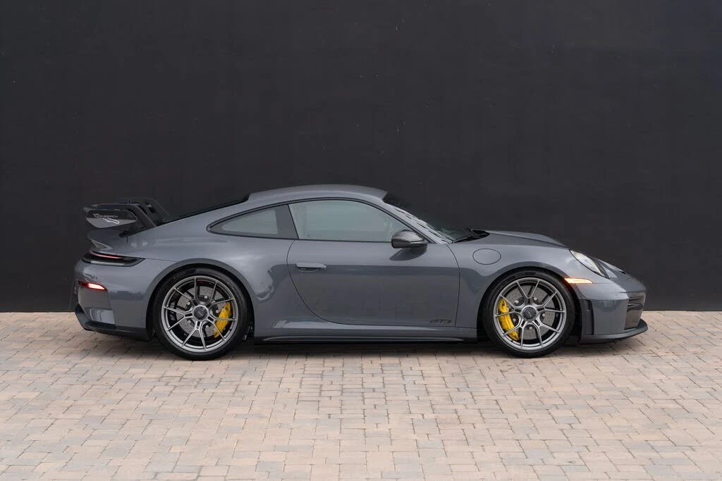 2025 Porsche 992 GT3 - Image 2 of 31