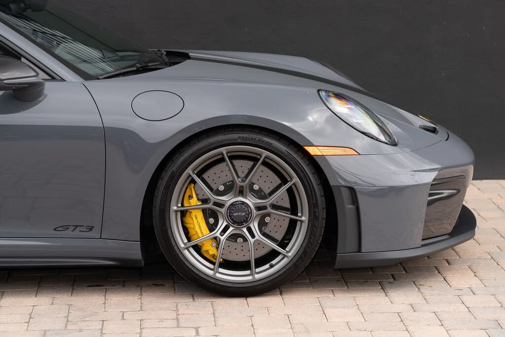 2025 Porsche 992 GT3 - Image 24 of 31