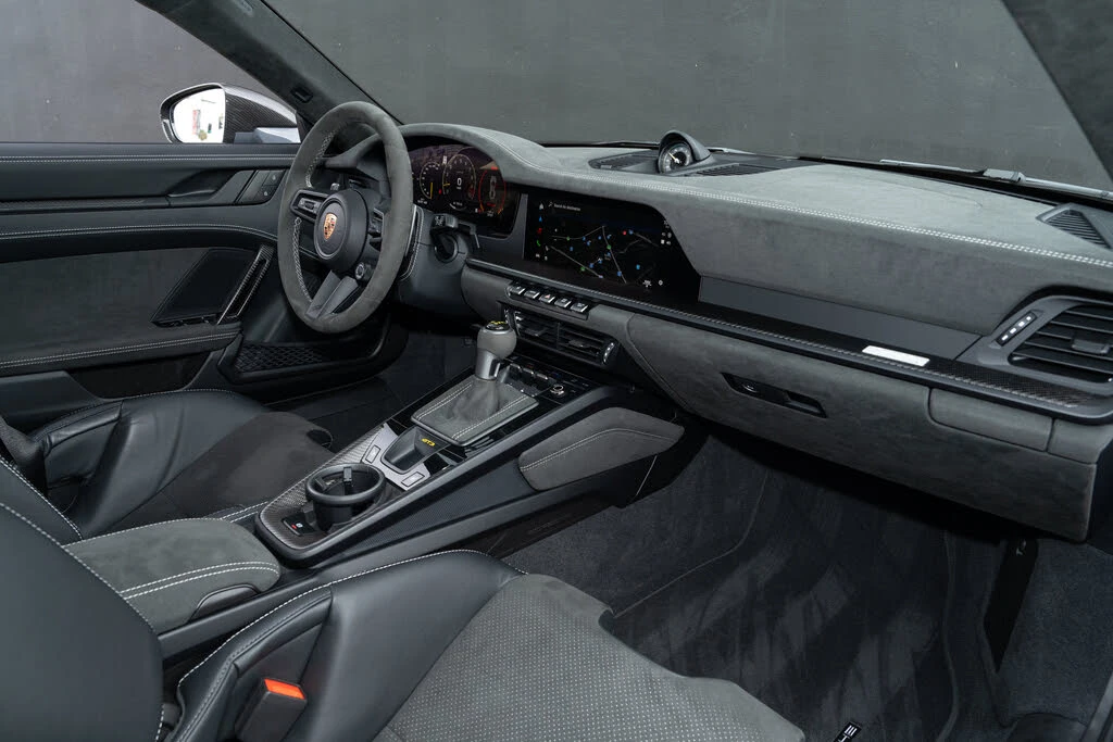 2025 Porsche 992 GT3 - Image 16 of 31