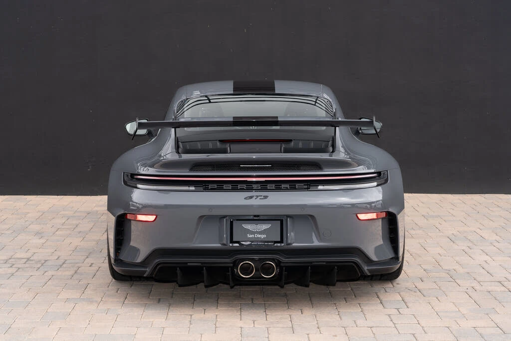 2025 Porsche 992 GT3 - Image 7 of 31