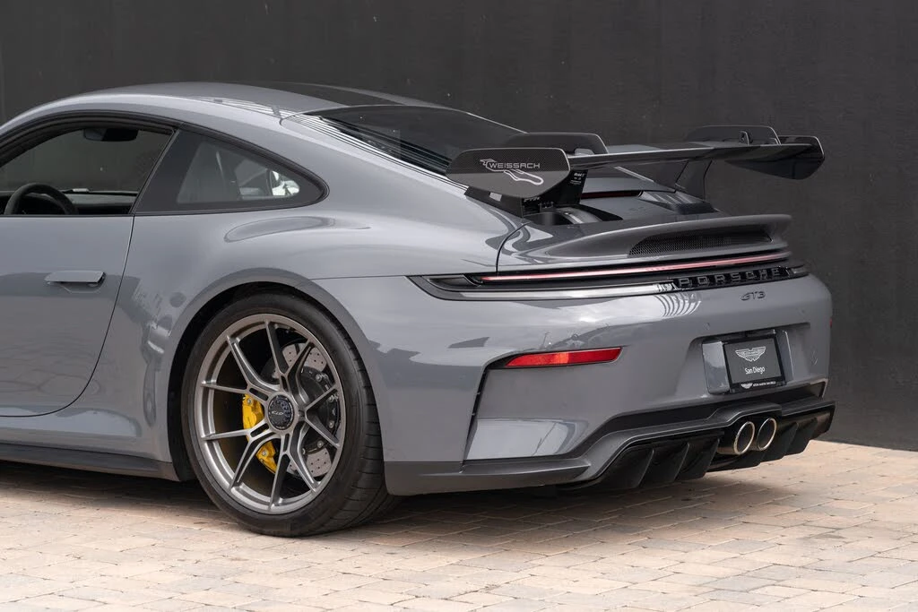2025 Porsche 992 GT3 - Image 11 of 31
