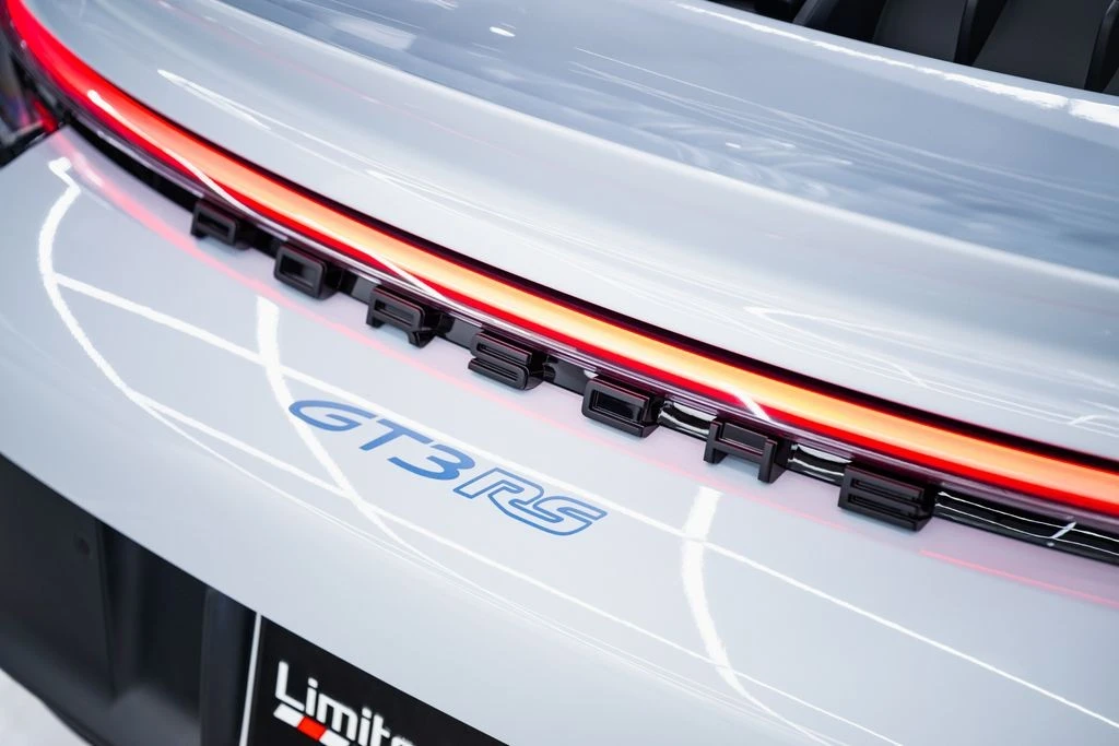 2025 Porsche 992 GT3 RS - Image 28 of 31