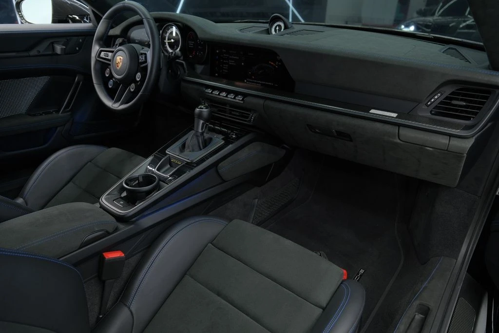 2025 Porsche 992 GT3 RS - Image 9 of 31