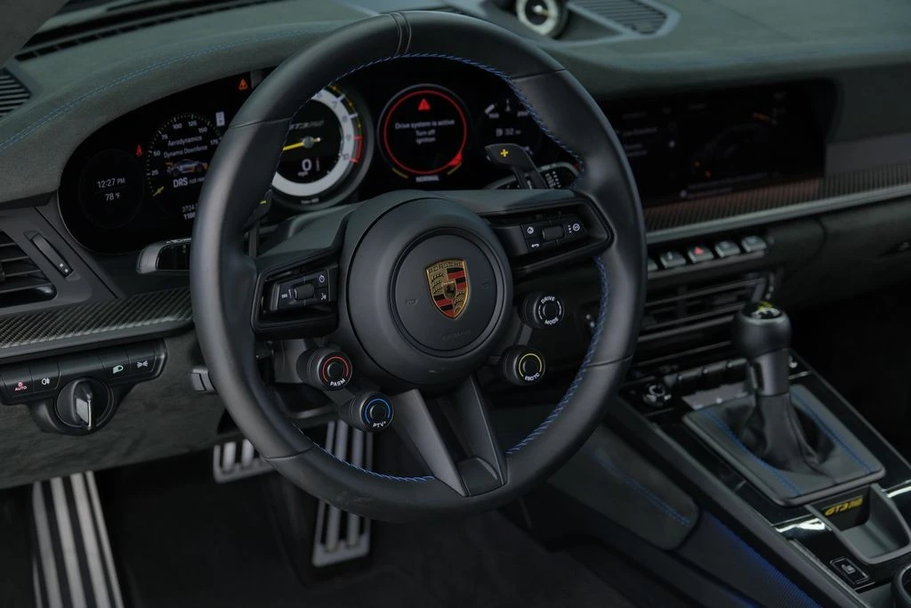 2025 Porsche 992 GT3 RS - Image 18 of 31