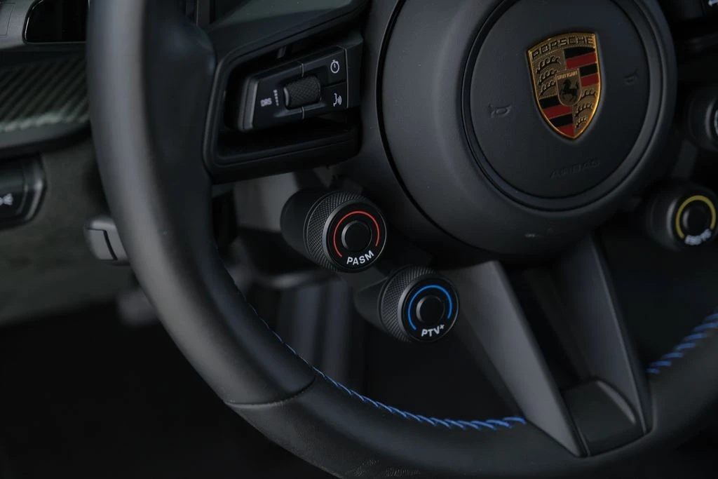 2025 Porsche 992 GT3 RS - Image 19 of 31