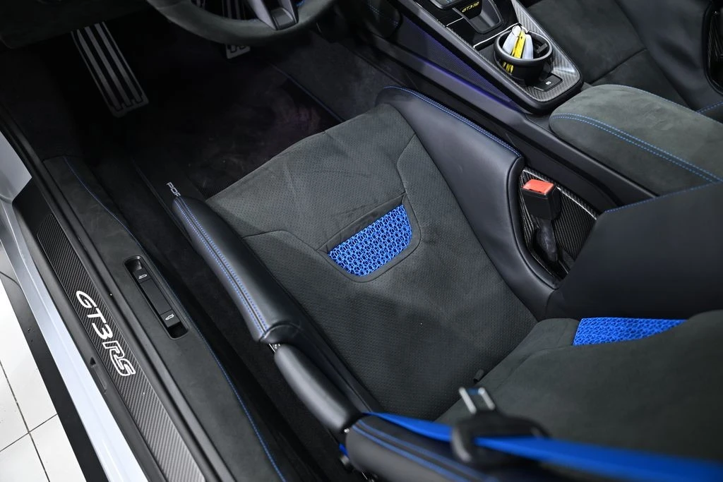 2025 Porsche 992 GT3 RS - Image 17 of 31