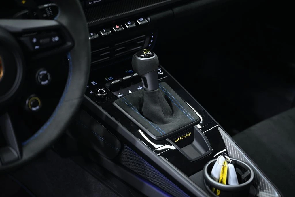 2025 Porsche 992 GT3 RS - Image 18 of 31