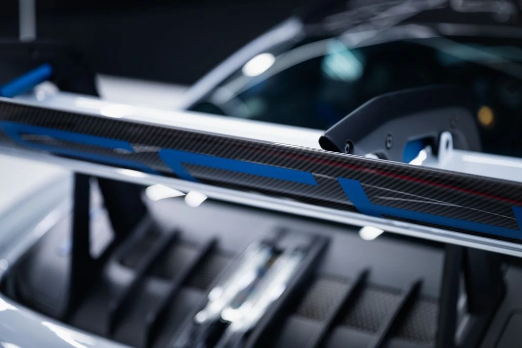 2025 Porsche 992 GT3 RS - Image 30 of 31