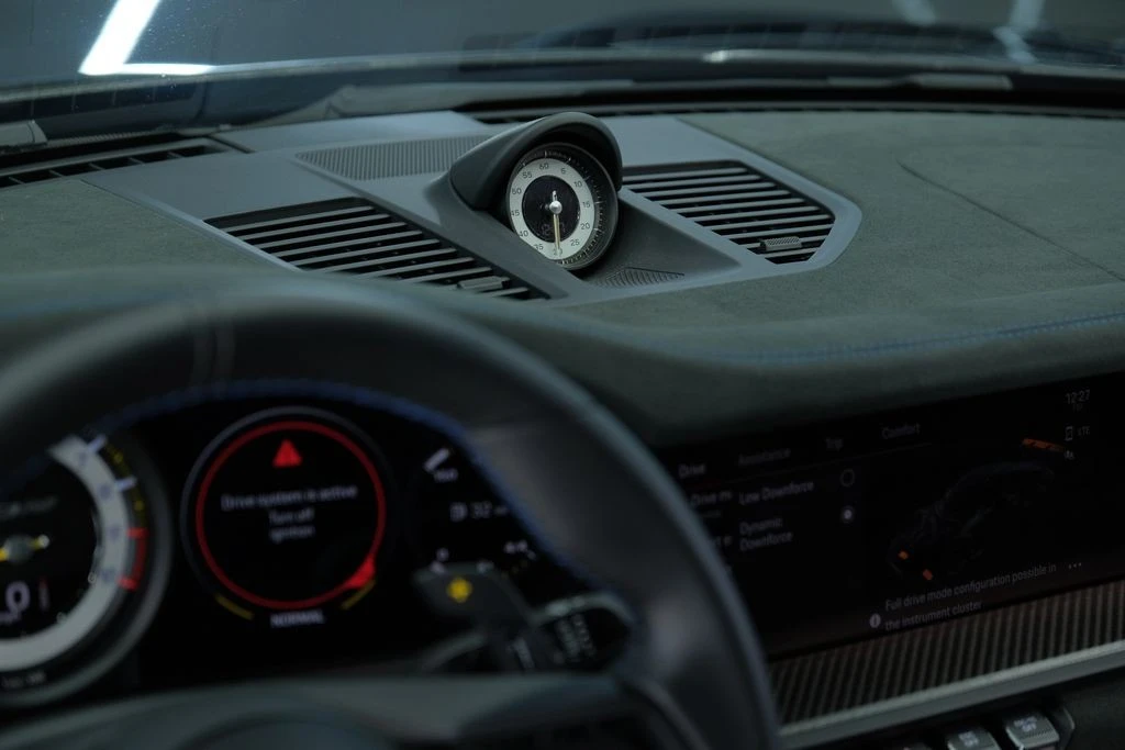 2025 Porsche 992 GT3 RS - Image 22 of 31