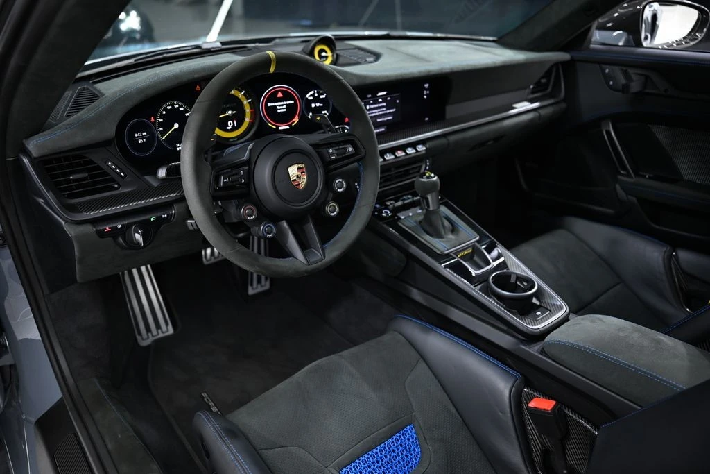 2025 Porsche 992 GT3 RS - Image 29 of 31