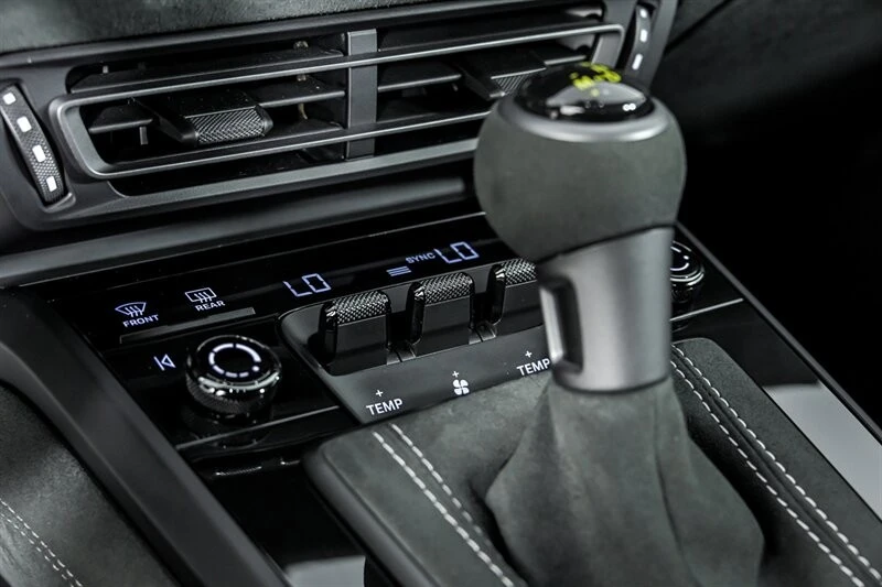 2025 Porsche 992 GT3 RS - Image 29 of 31