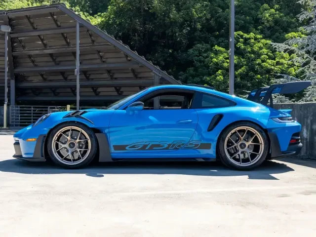 2025 Porsche 992 GT3 RS - Image 2 of 9