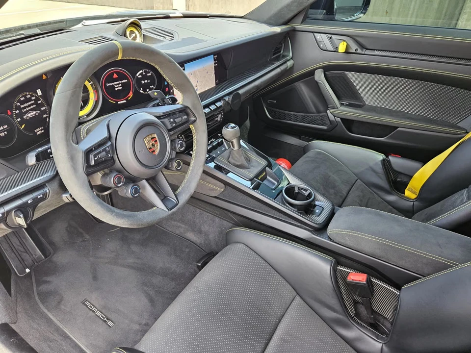 2025 Porsche 992 GT3 RS - Image 28 of 31