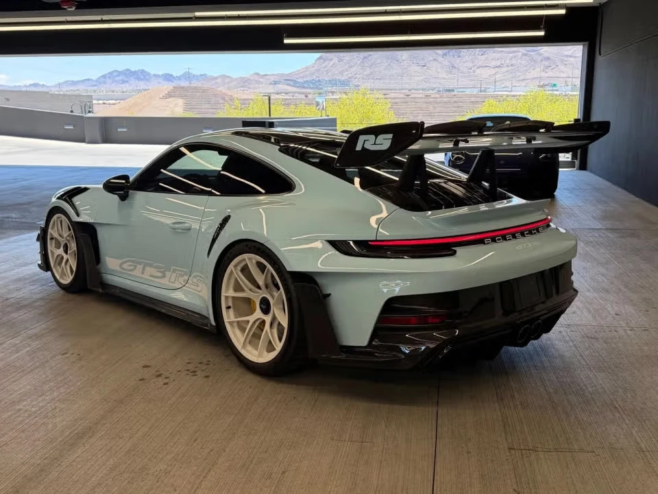 2025 Porsche 992 GT3 RS - Image 19 of 31