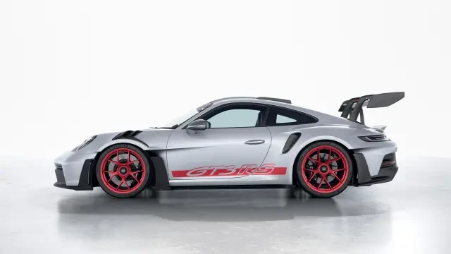 2025 Porsche 992 GT3 RS - Image 15 of 31