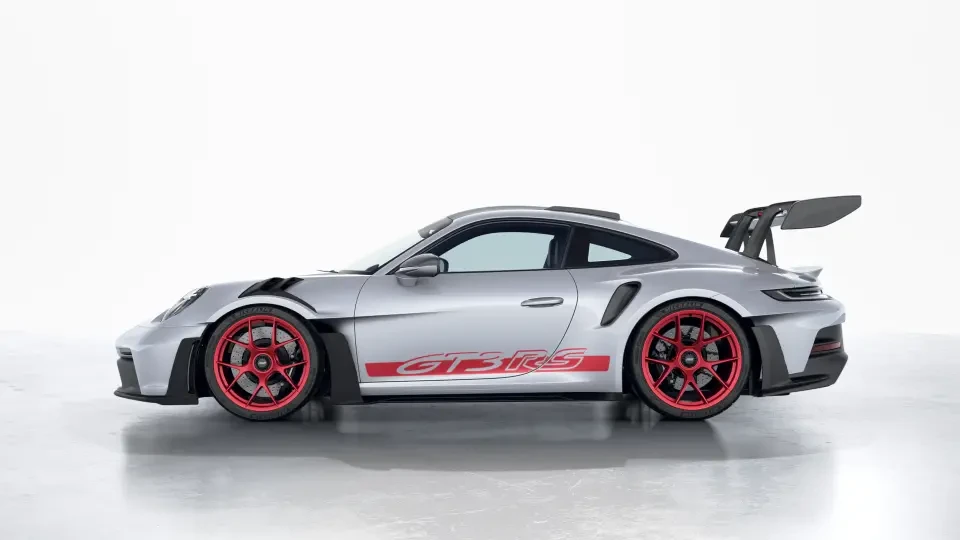 2025 Porsche 992 GT3 RS - Image 16 of 31