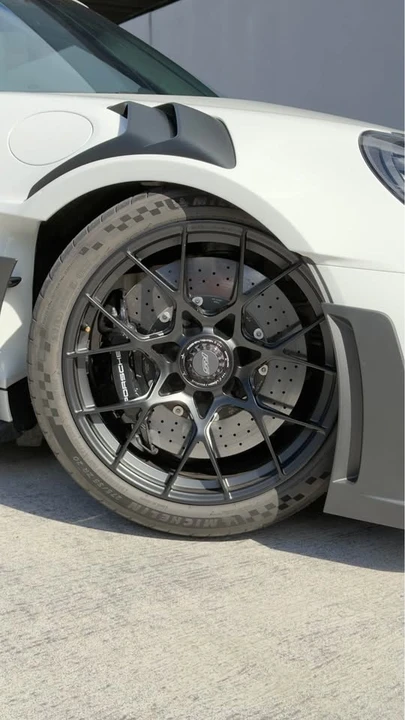 2025 Porsche 992 GT3 RS - Image 10 of 13