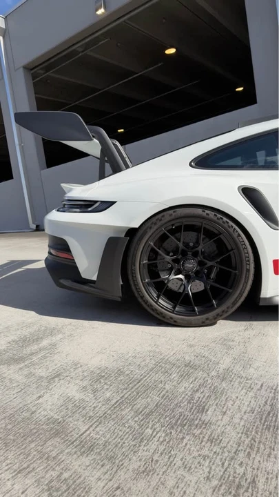 2025 Porsche 992 GT3 RS - Image 11 of 13