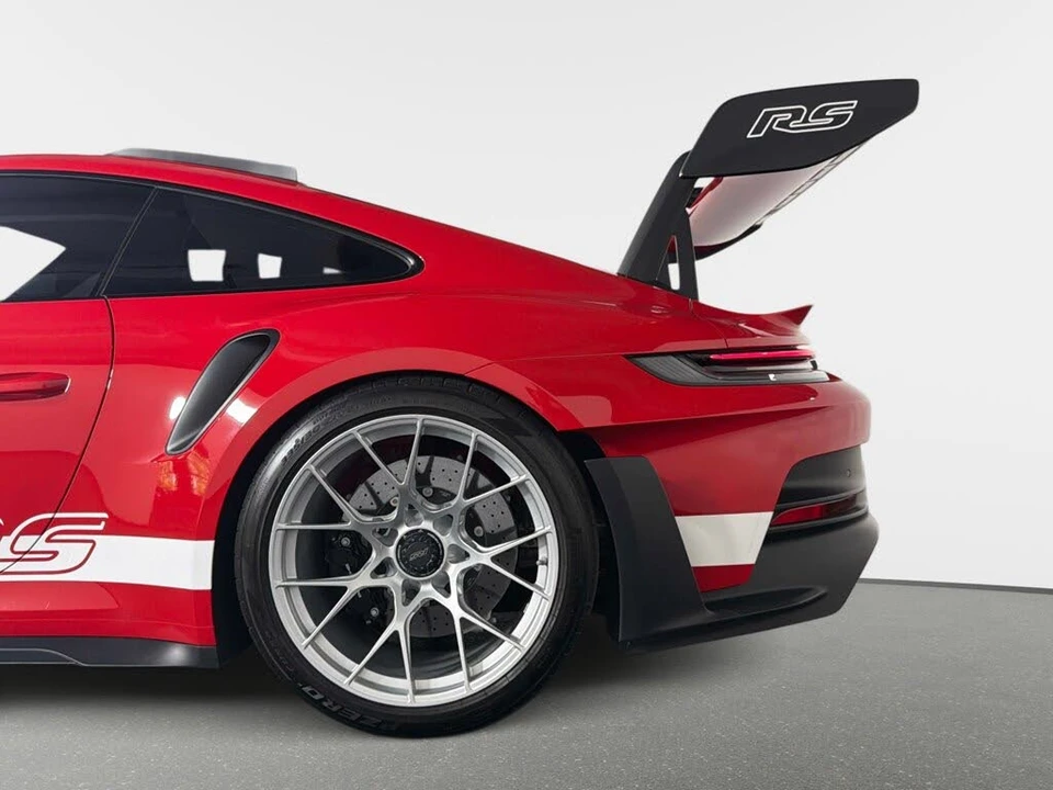 2025 Porsche 992 GT3 RS - Image 15 of 31