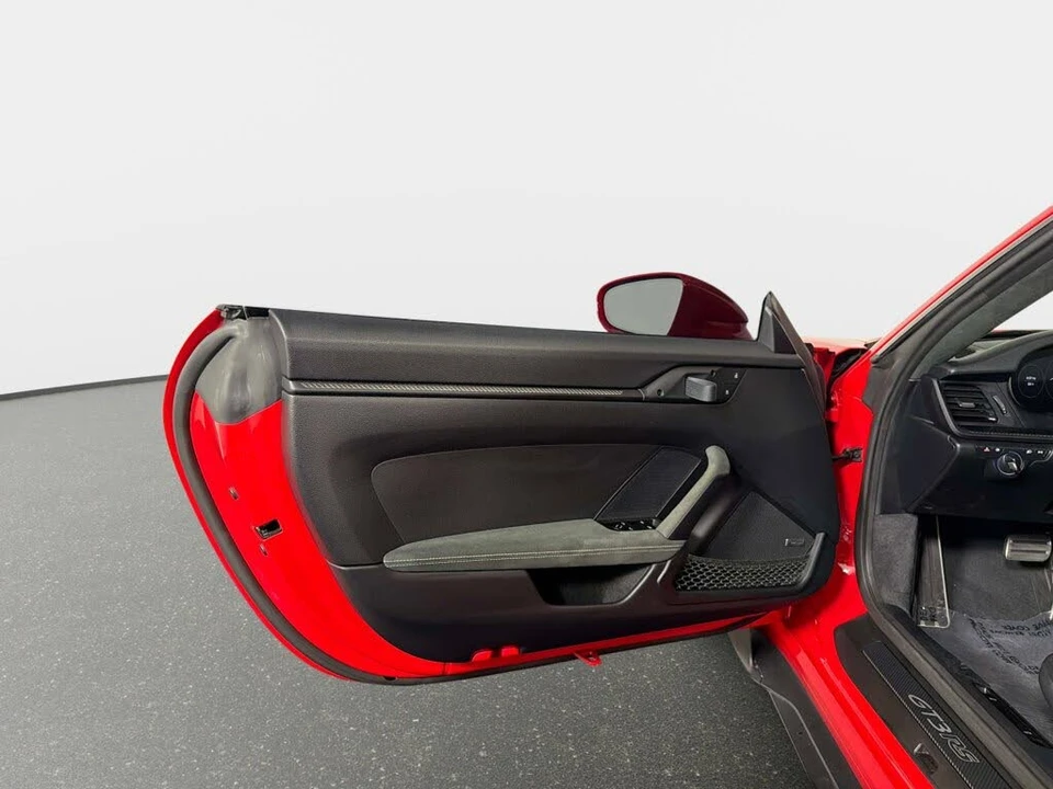 2025 Porsche 992 GT3 RS - Image 30 of 31