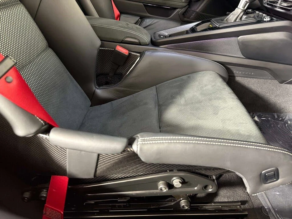 2025 Porsche 992 GT3 RS - Image 27 of 31