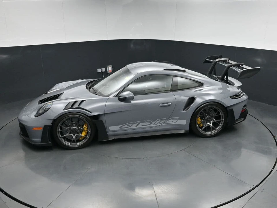 2025 Porsche 992 GT3 RS - Image 15 of 31