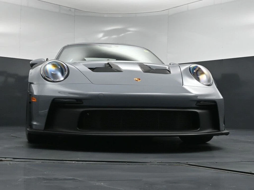 2025 Porsche 992 GT3 RS - Image 29 of 31