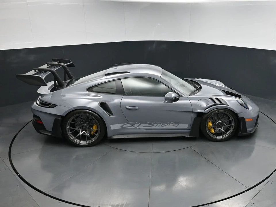 2025 Porsche 992 GT3 RS - Image 19 of 31