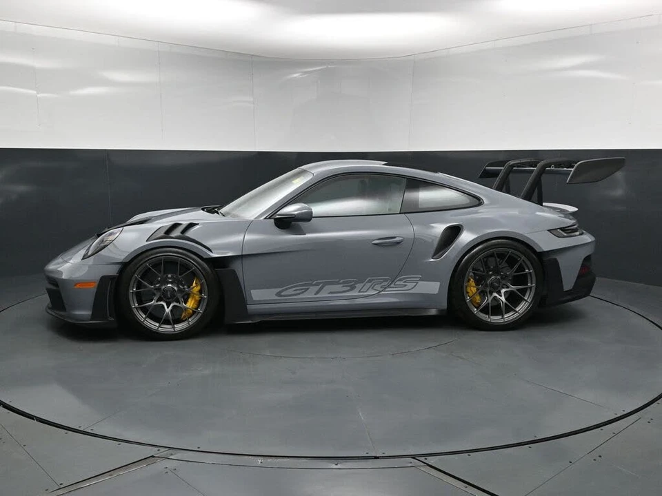 2025 Porsche 992 GT3 RS - Image 2 of 31