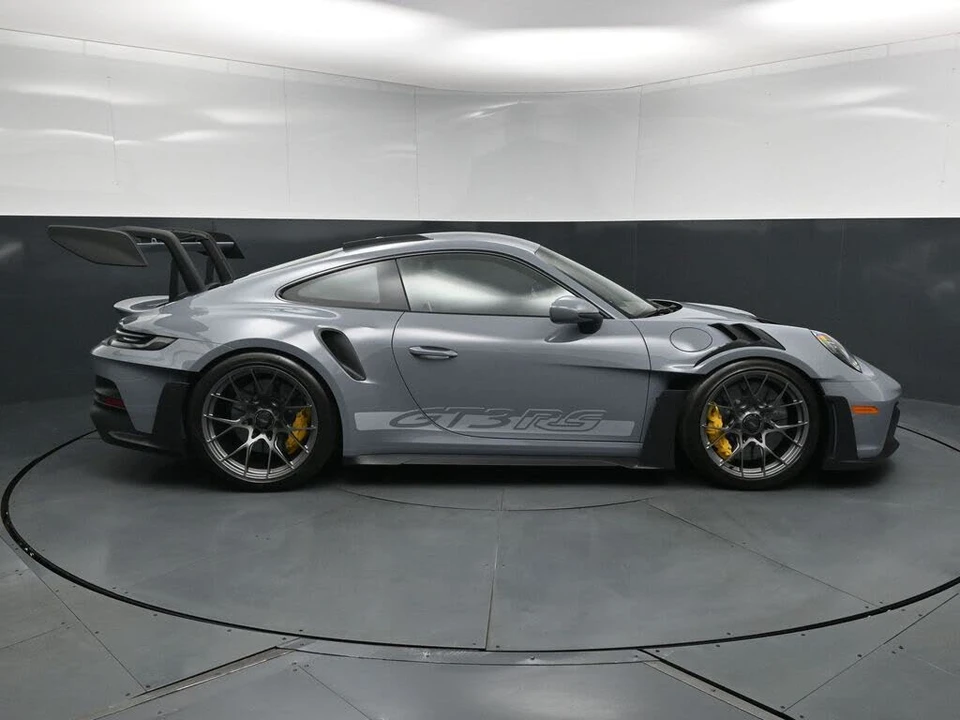2025 Porsche 992 GT3 RS - Image 11 of 31