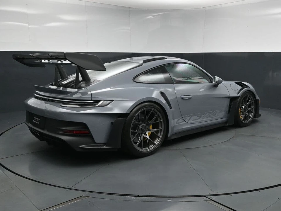2025 Porsche 992 GT3 RS - Image 10 of 31