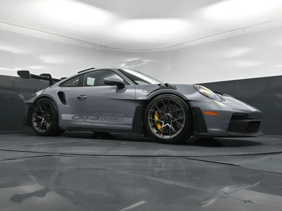 2025 Porsche 992 GT3 RS - Image 28 of 31